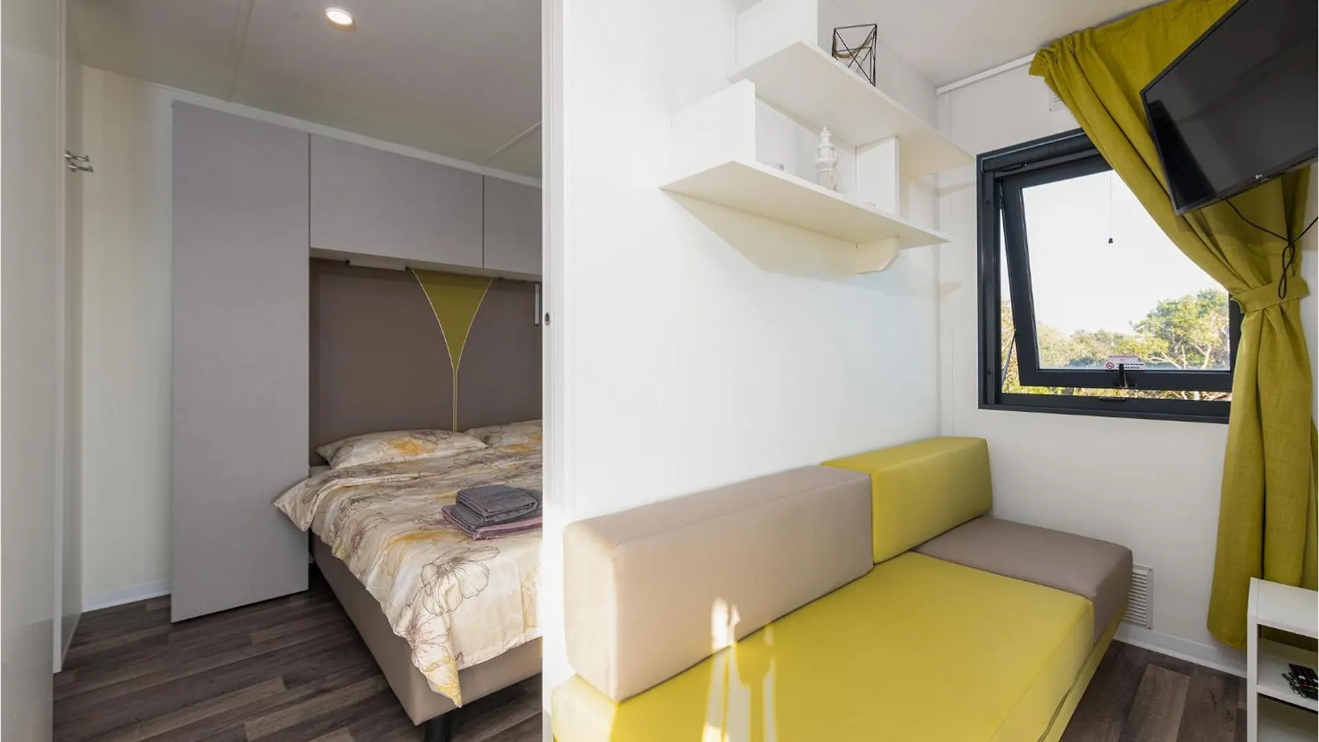 Stunning Home In Mandre With Kitchen Holiday home