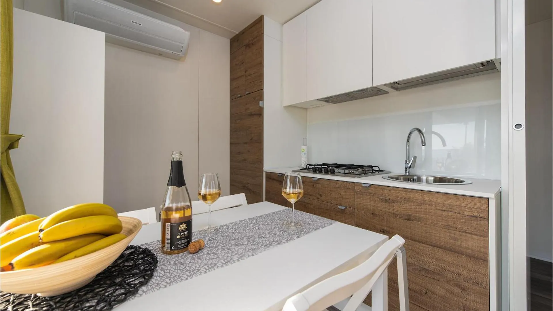 Stunning Home In Mandre With Kitchen